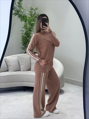 Conjunto com Listras Laterais Elizabeth