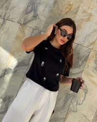 T-Shirt com Pedrarias Mayara Preta