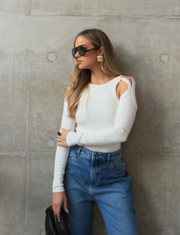 Blusa Manga Longa com Abertura nos Ombros Off White