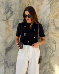T-Shirt com Pedrarias Mayara Preta