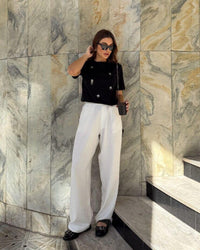 T-Shirt com Pedrarias Mayara Preta