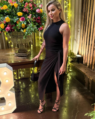 Vestido Body com Saia Jade Preto
